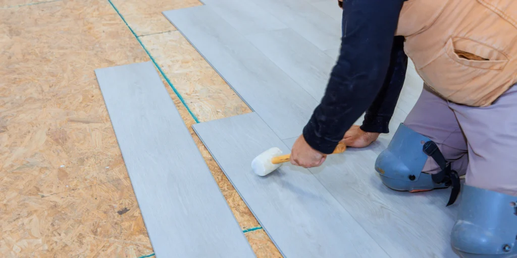 Photo de couverture de l'article Guide complet comment poser un plancher vinyle SPC sur la Rive-Sud